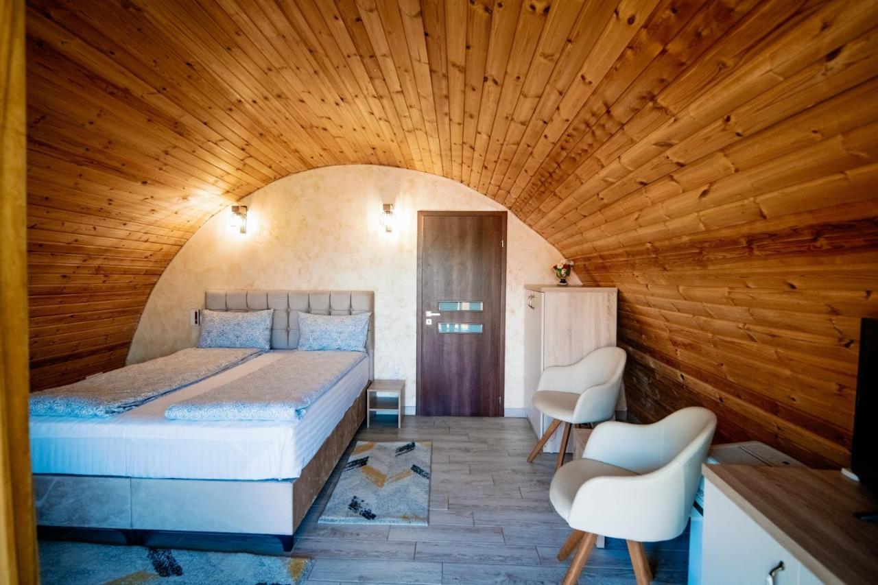 Montana Garden Hotel Rasinari Bagian luar foto