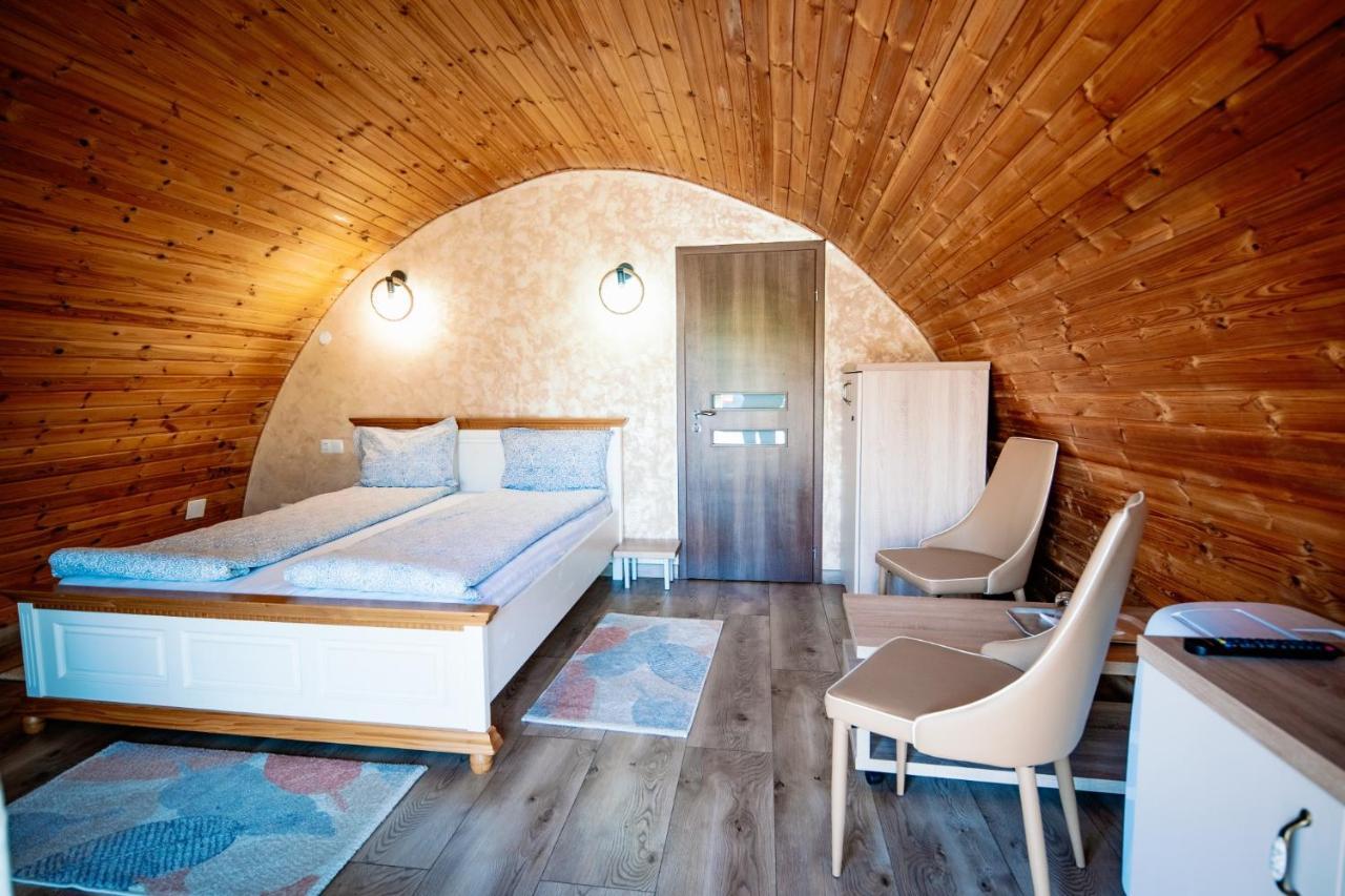 Montana Garden Hotel Rasinari Bagian luar foto